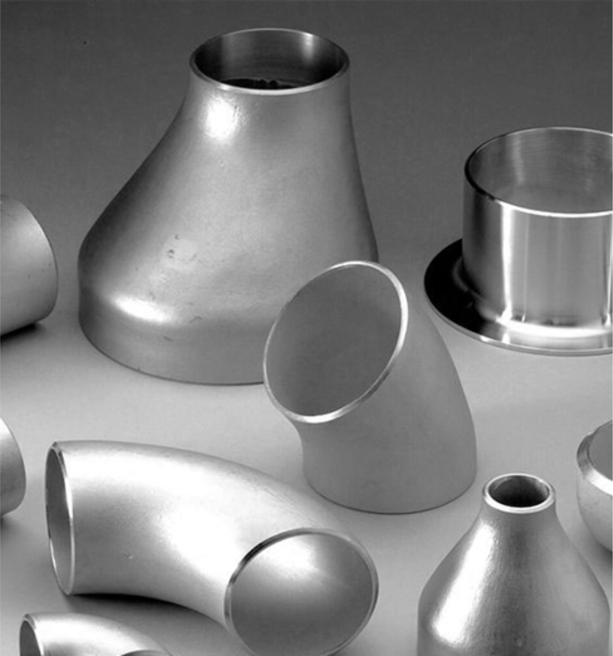 Stainless steel butt weld pipe fittings in various sizes and shapes